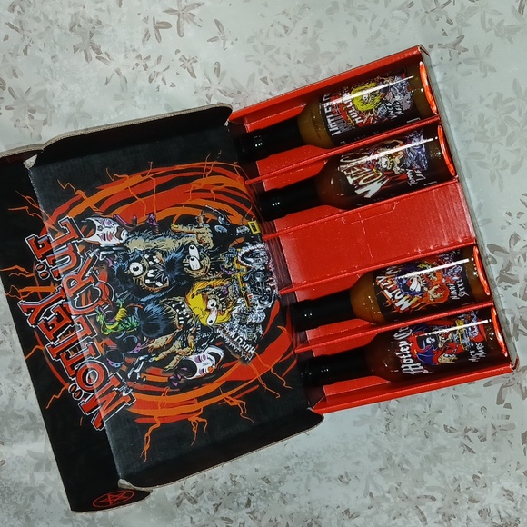 Motley Crue Hot Sauce - Picture 1 of 3